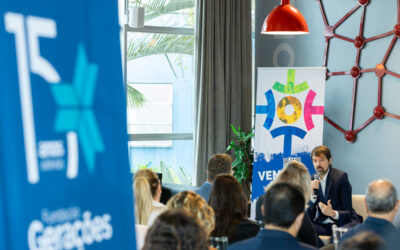 FG comemora 15 anos com painel no Tecnopuc